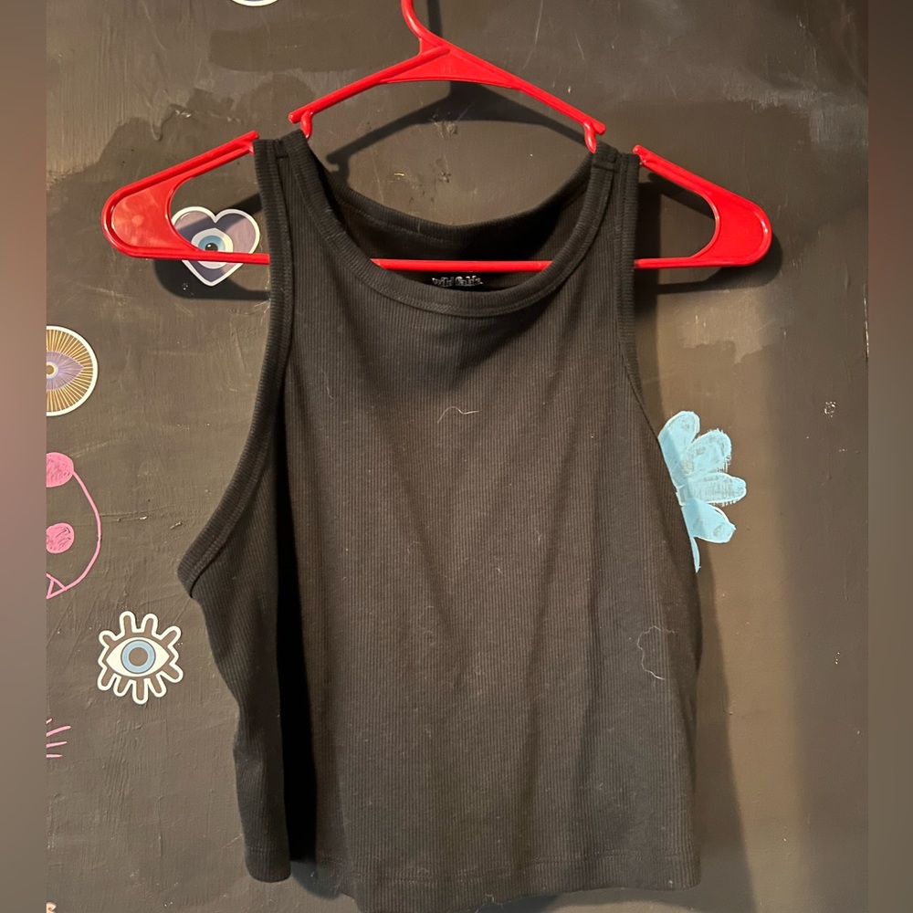 black cropped tank top